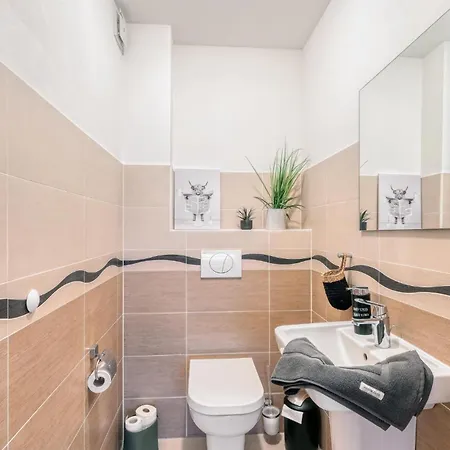 3 Bedroom Gorgeous In *