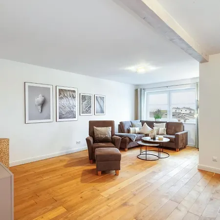 3 Bedroom Gorgeous In *